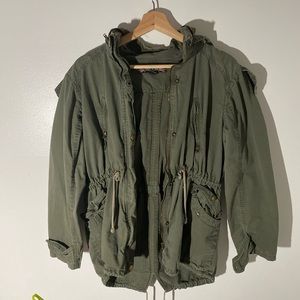 HELIUM London Women’s Green Jacket